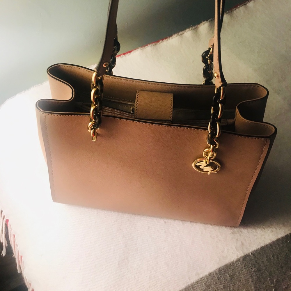 Michael Kors Pink Medium Cynthia Saffiano Satche
